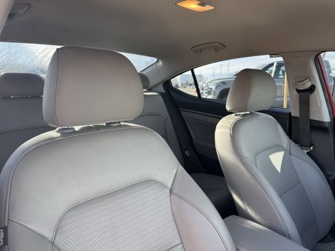 Used 2018 Hyundai Elantra Limited image 20