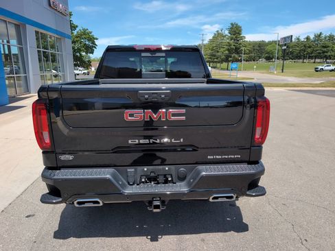 Used 2024 GMC Sierra 1500 Denali w/ Technology Package AWD/4WD image 7