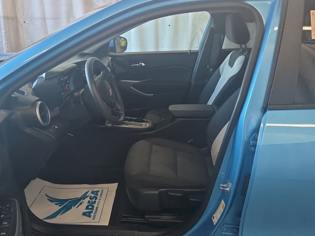 Used 2025 Chevrolet Trax LS w/ LS Convenience Package FWD image 4