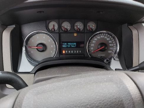 Used 2010 Ford F150 XLT image 12