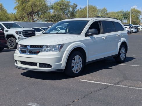 Used 2017 Dodge Journey SE w/ Flexible Seating Group FWD image 2