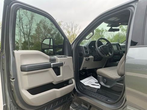 Used 2022 Ford F250 XLT w/ Black Appearance Package AWD/4WD image 15