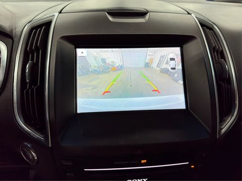 Used 2017 Ford Edge Titanium FWD image 18