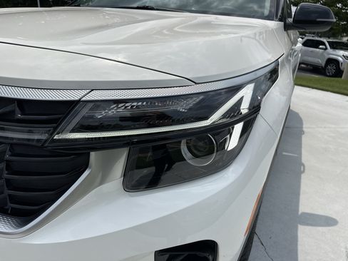 Used 2024 Kia Seltos S FWD image 6