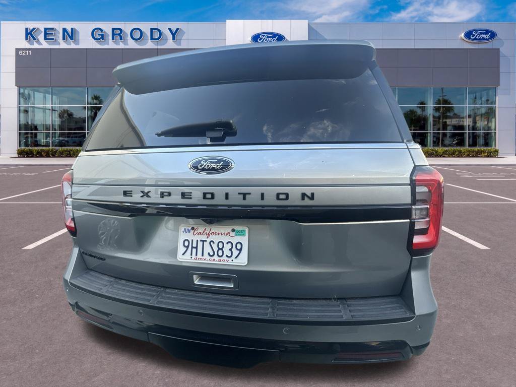 Used 2023 Ford Expedition Limited AWD/4WD image 6