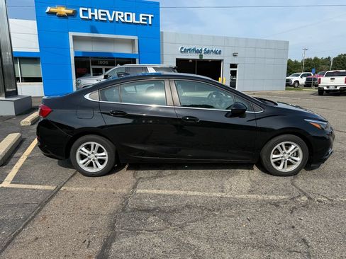 Certified 2018 Chevrolet Cruze LT w/ Convenience Package FWD image 7