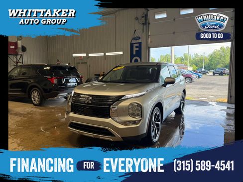 Used 2024 Mitsubishi Outlander SE AWD/4WD image 1