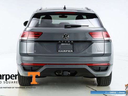 Used 2023 Volkswagen Atlas Cross Sport SEL R-Line image 8