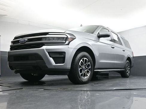 Used 2023 Ford Expedition Max XLT image 24