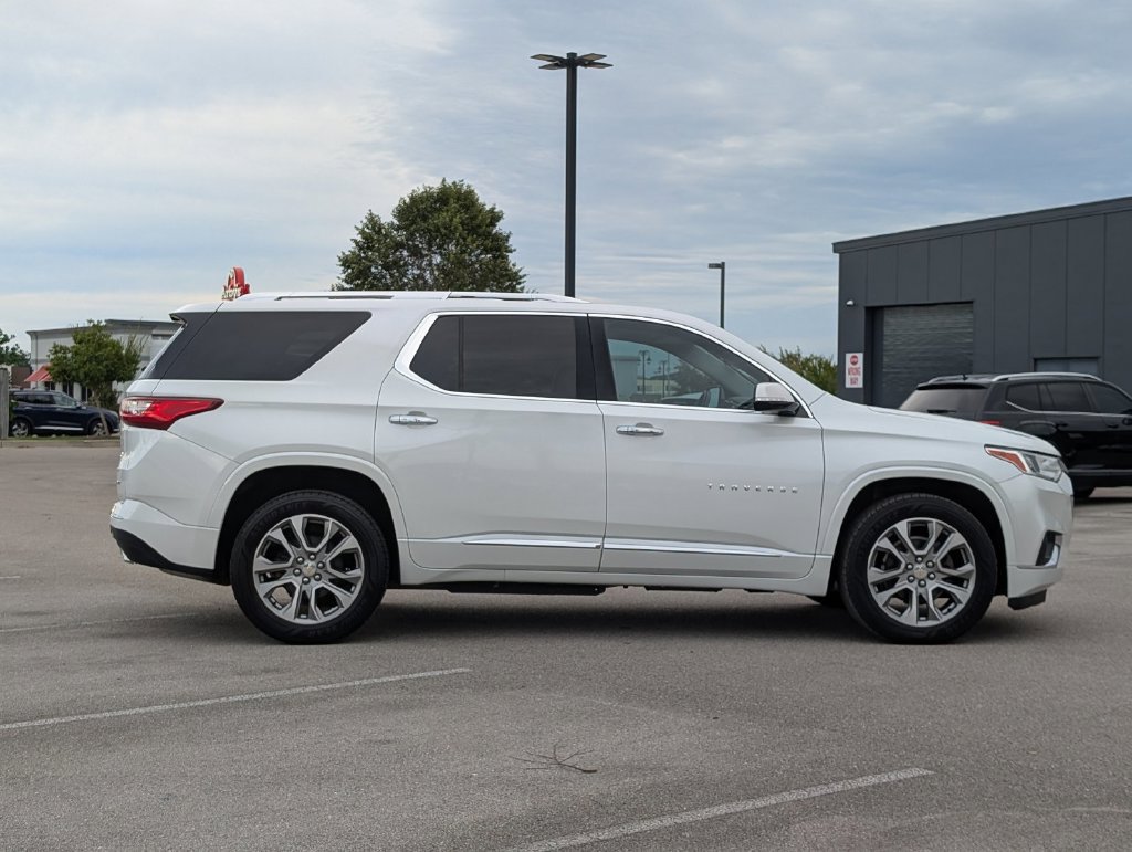 Used 2019 Chevrolet Traverse Premier w/ Driver Confidence II Package FWD image 8