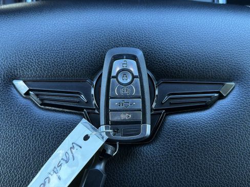 Used 2021 Ford F250 Lariat w/ Lariat Ultimate Package AWD/4WD image 36