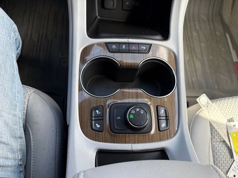 Used 2022 GMC Acadia SLE w/ Driver Convenience Package AWD/4WD image 24