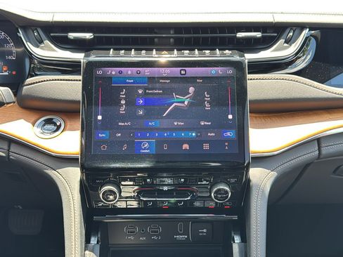 Certified 2024 Jeep Grand Cherokee L Summit AWD/4WD image 27