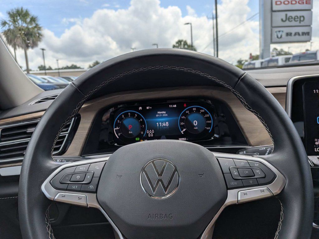 Used 2025 Volkswagen Atlas SE FWD image 22