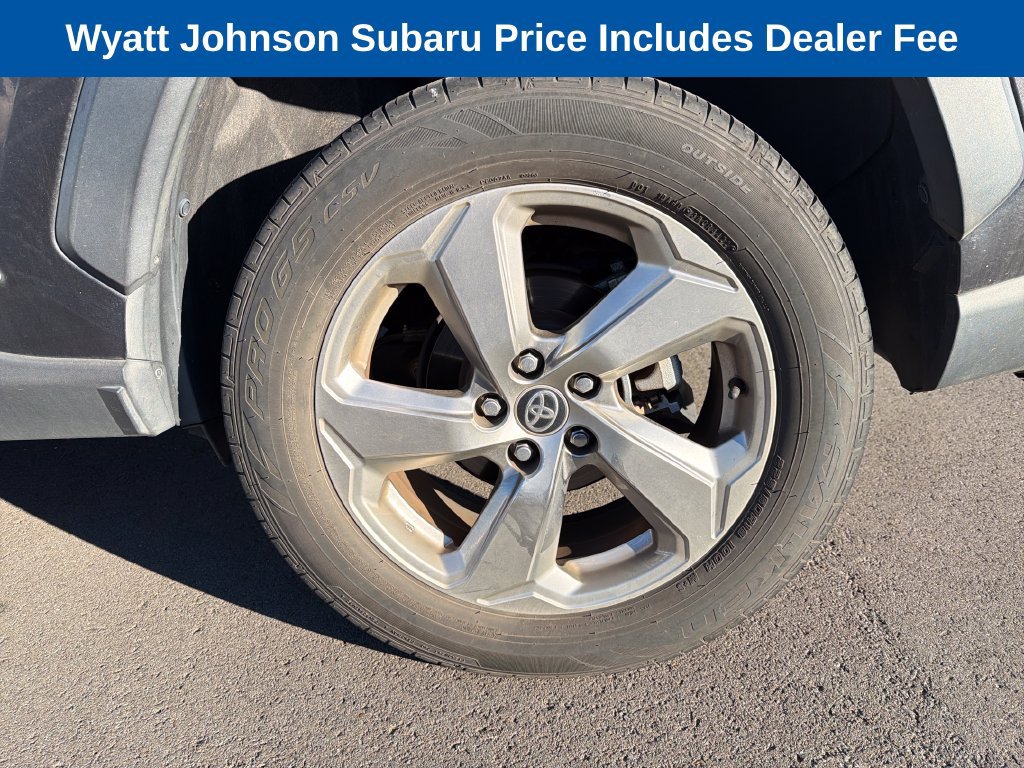 Used 2020 Toyota RAV4 Limited AWD/4WD image 5