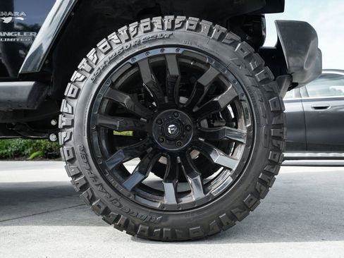 Used 2016 Jeep Wrangler Unlimited Sahara image 10