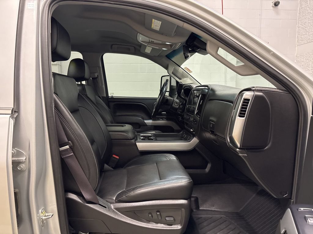 Used 2017 Chevrolet Silverado 2500 LTZ w/ Duramax Plus Package AWD/4WD image 35
