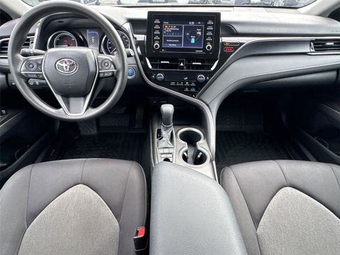 Used 2021 Toyota Camry LE image 19