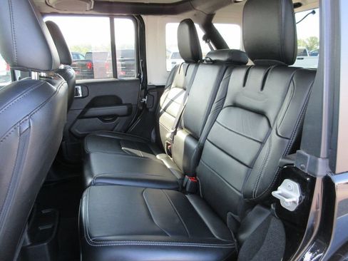 Used 2023 Jeep Wrangler Unlimited Sahara AWD/4WD image 21