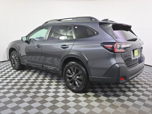Used 2025 Subaru Outback Onyx Edition AWD/4WD image 3