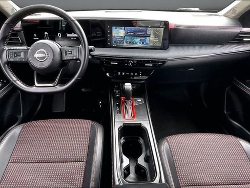 Certified 2025 Nissan Kicks SR FWD image 7