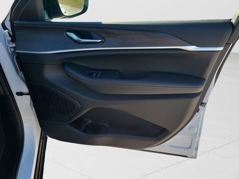 New 2026 Jeep Grand Cherokee Altitude RWD image 45