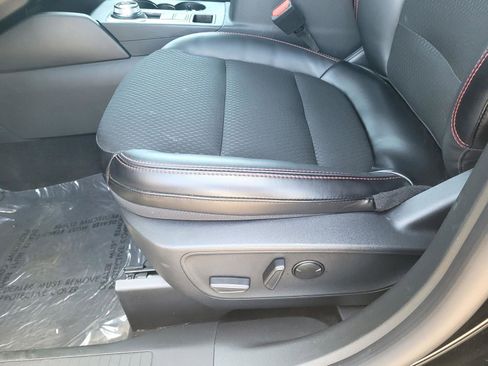 Used 2025 Ford Escape ST-Line w/ Tech Pack #1 FWD image 19