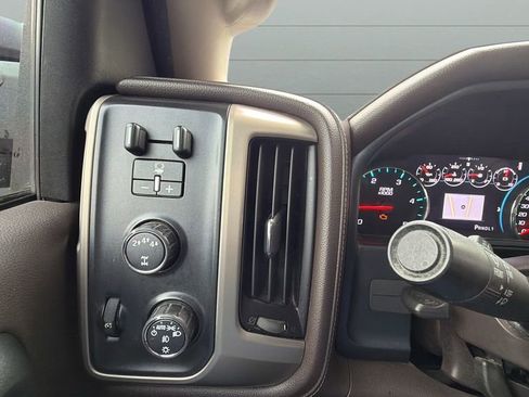 Used 2017 GMC Sierra 2500 Denali w/ Duramax Plus Package AWD/4WD image 18