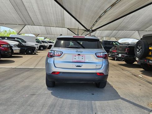 Used 2022 Jeep Compass Latitude w/ Sun and Sound Group FWD image 6