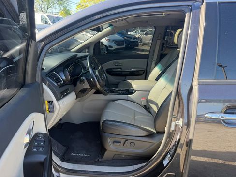 Used 2021 Kia Sedona EX w/ EX Premium Package FWD image 24