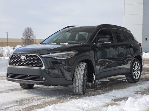 Used 2022 Toyota Corolla Cross XLE image 21