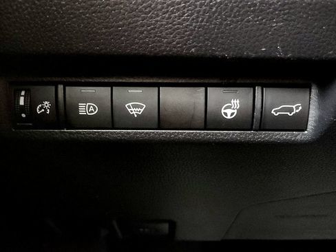 Used 2022 Toyota RAV4 XLE w/ Convenience Package AWD/4WD image 32