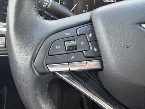 Used 2025 Cadillac XT6 Premium Luxury FWD image 14