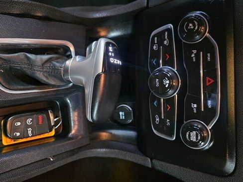 Used 2015 Dodge Charger SXT w/ Plus Group image 18