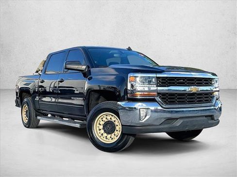 Used 2018 Chevrolet Silverado 1500 LT w/ All Star Edition image 12