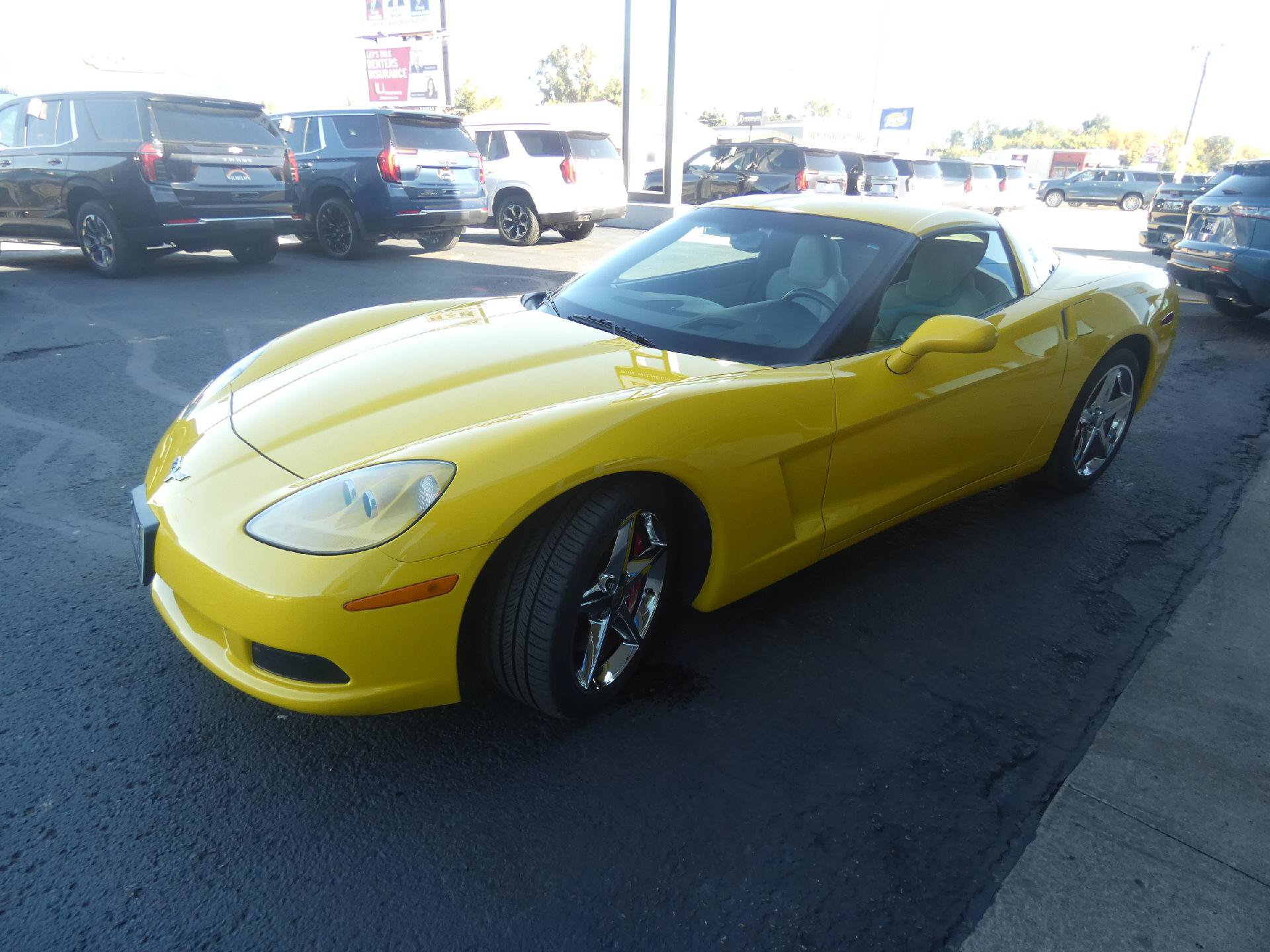 Used 2013 Chevrolet Corvette Coupe w/ 3LT Preferred Equipment Group RWD image 6
