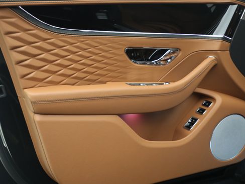 New 2026 Bentley Flying Spur Azure image 18