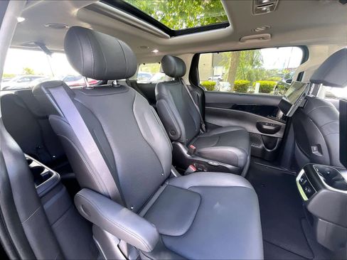 Used 2026 Kia Carnival SX Prestige FWD image 30