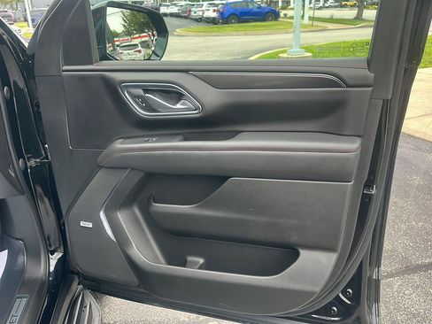 Used 2022 Chevrolet Tahoe RST w/ Luxury Package AWD/4WD image 23