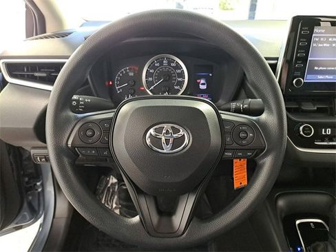 Used 2020 Toyota Corolla LE image 26