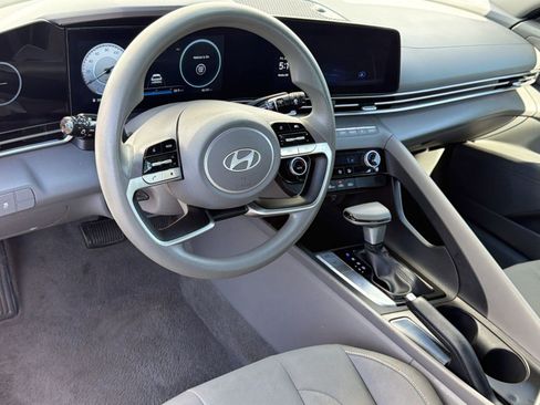 Used 2024 Hyundai Elantra SEL FWD image 4