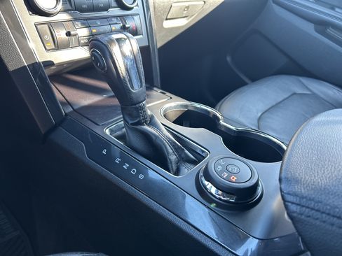 Used 2018 Ford Explorer XLT w/ Equipment Group 202A AWD/4WD image 21