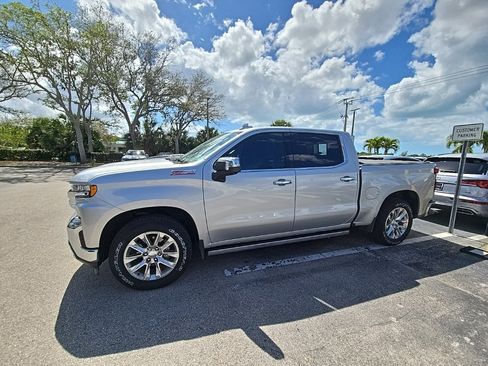 Used 2019 Chevrolet Silverado 1500 LTZ w/ LTZ Premium Package image 2