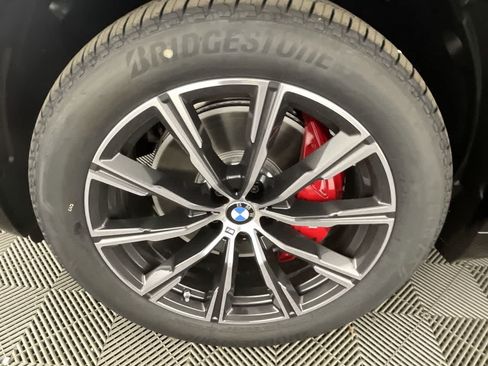 Used 2024 BMW X5 xDrive40i w/ M Sport Package AWD/4WD image 10