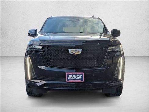 Used 2023 Cadillac Escalade Sport image 2