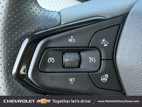 Used 2025 Chevrolet Trax RS w/ Sunroof Package FWD image 14