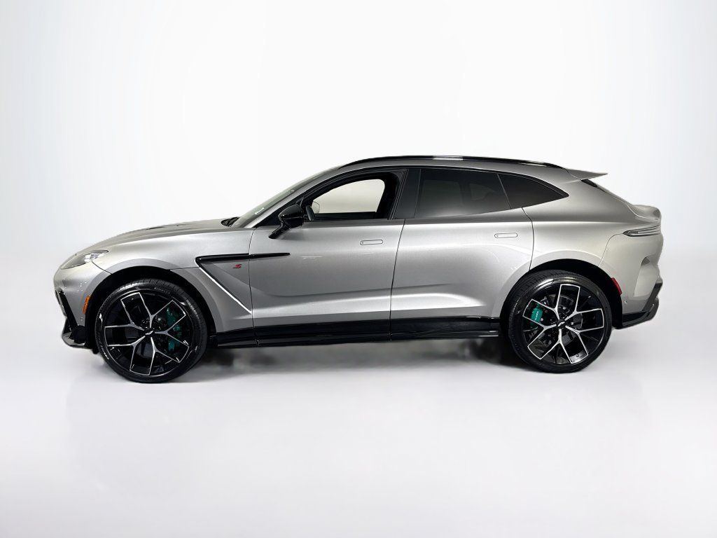 Used 2026 Aston Martin DBX S AWD/4WD image 2
