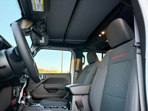 New 2026 Jeep Wrangler Unlimited Rubicon AWD/4WD image 25