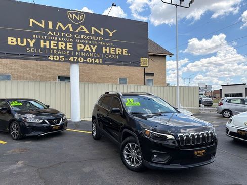 Used 2019 Jeep Cherokee Latitude Plus FWD image 38
