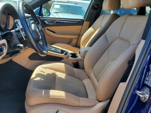 Used 2024 Porsche Macan AWD/4WD image 19
